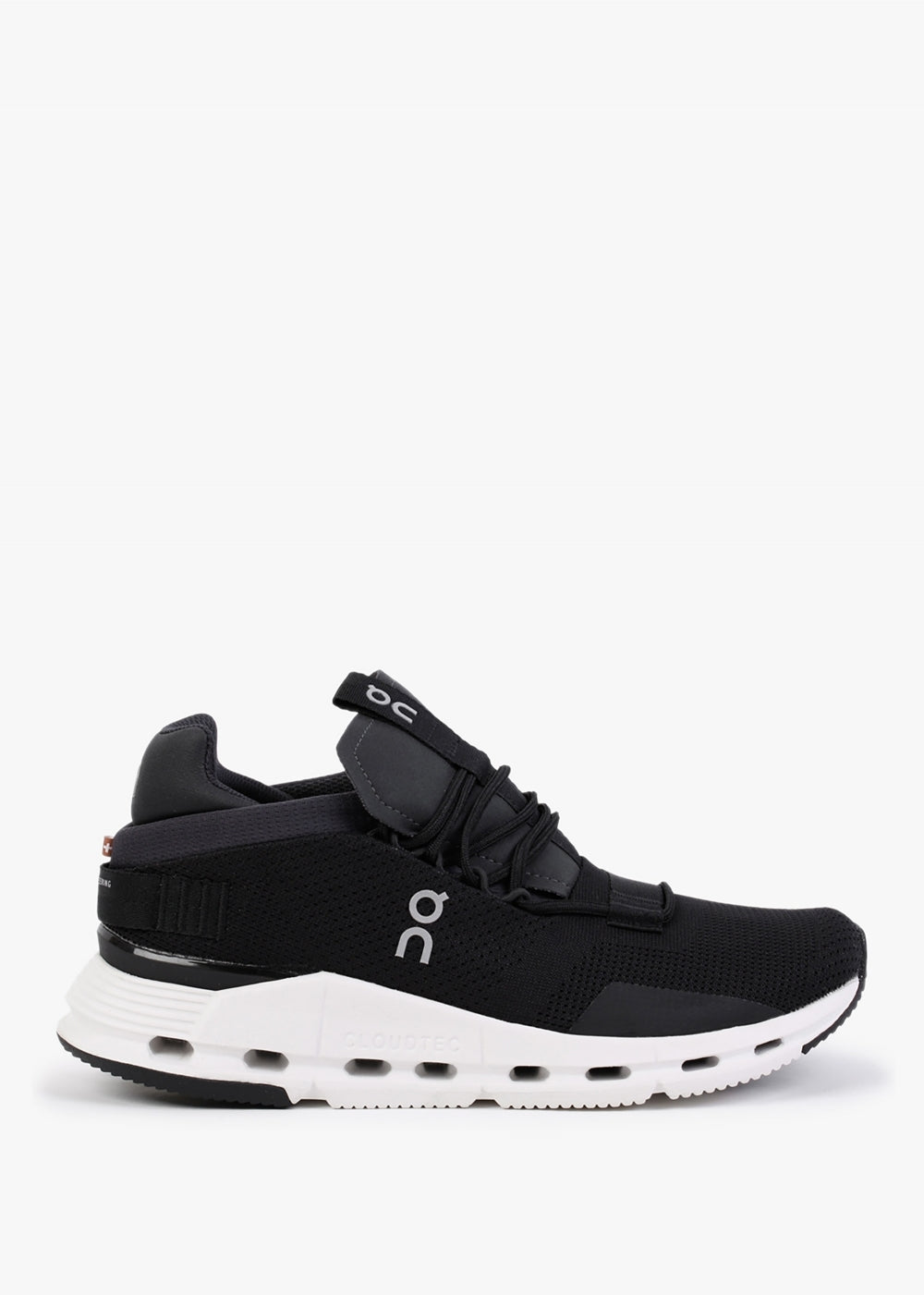CLOUDNOVA MEN'S RUNNING SHOES (BLACK & WHITE)