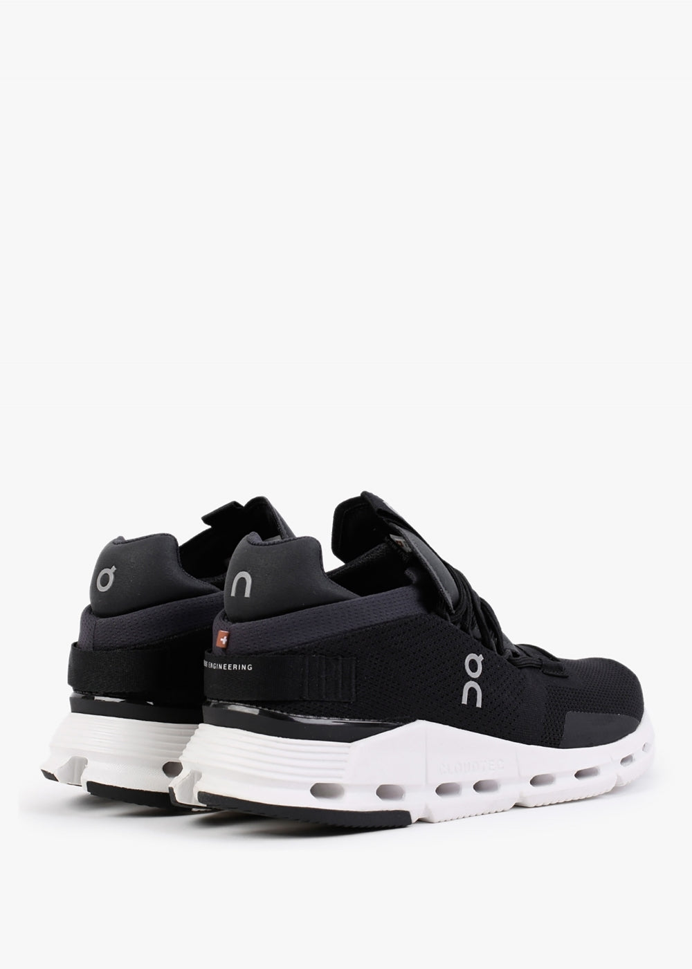 CLOUDNOVA MEN'S RUNNING SHOES (BLACK & WHITE)